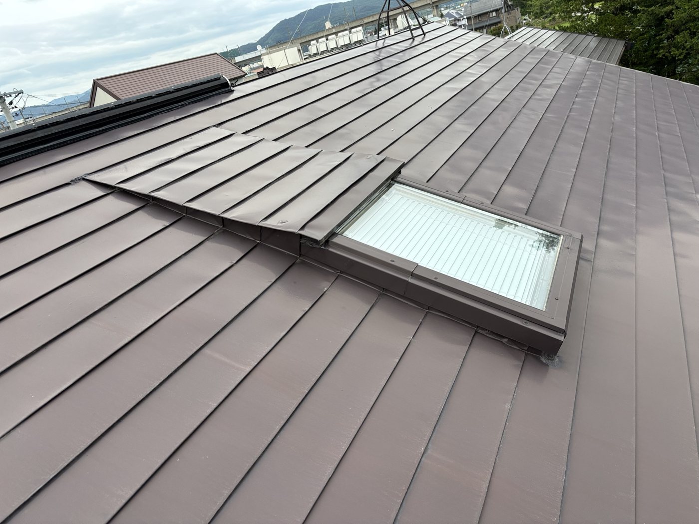 施工前。板金カバーで、天窓の雨漏りを止めた施工